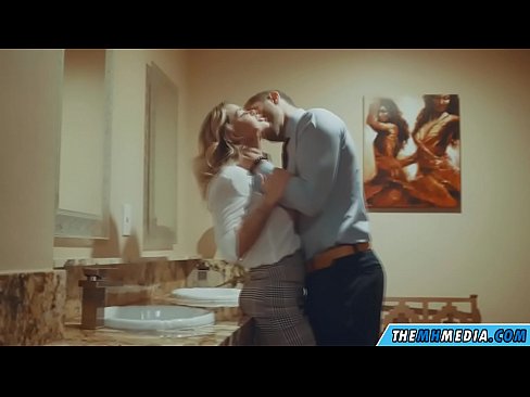 ❤️ когда грудастая блондинка соблазняет тебя в общественном туалете ❌ Порно вк на нашем сайте ❌